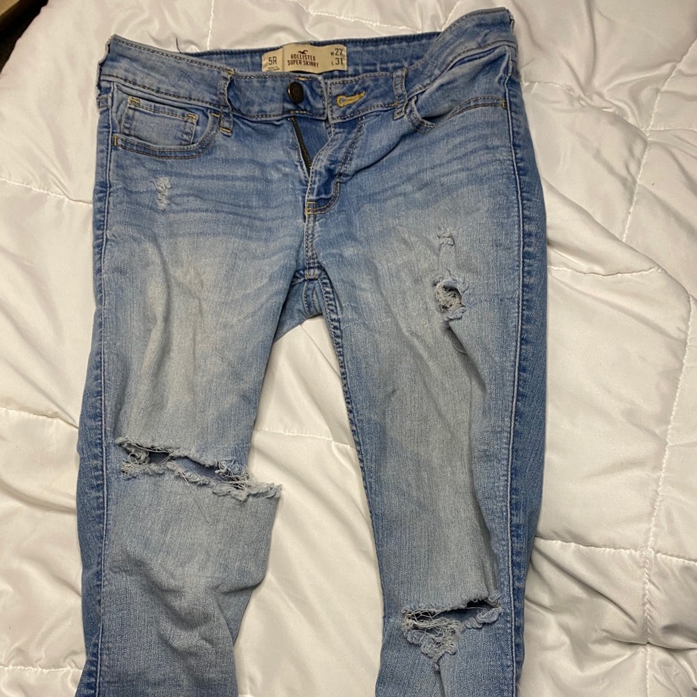 Low rise ripped jeans